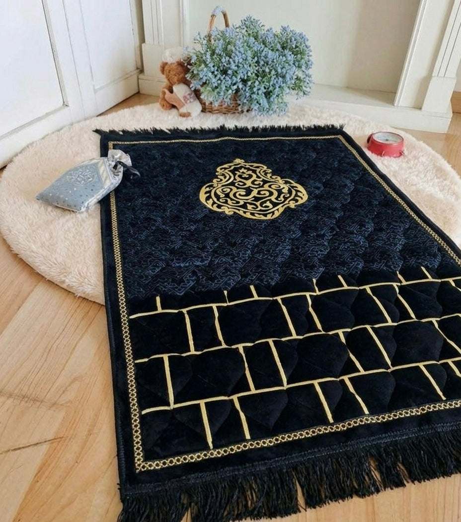 Black & Gold Mat